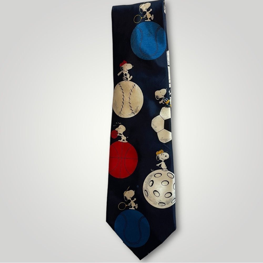 Snoopy Sports Ball Tie
